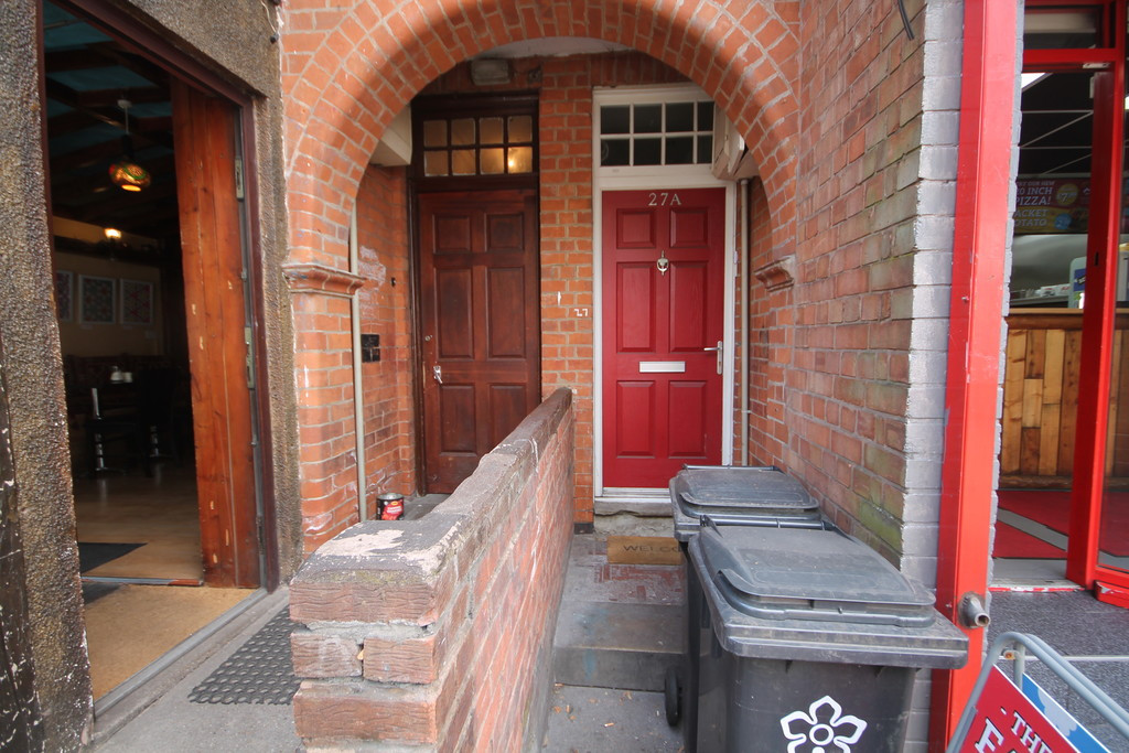 3 bed student house to rent on Narborough Road, Leicester, LE3 0LE