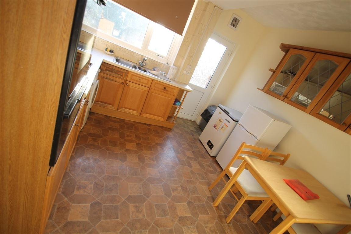 3 bed student house to rent on Queens Road, Leicester, LE2 3FP StuRents