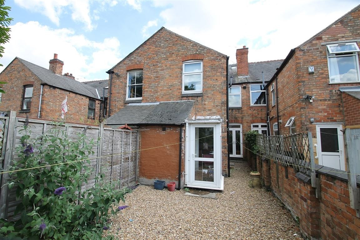 5 bed student house to rent on Kirby Road, Leicester, LE3 6BD StuRents