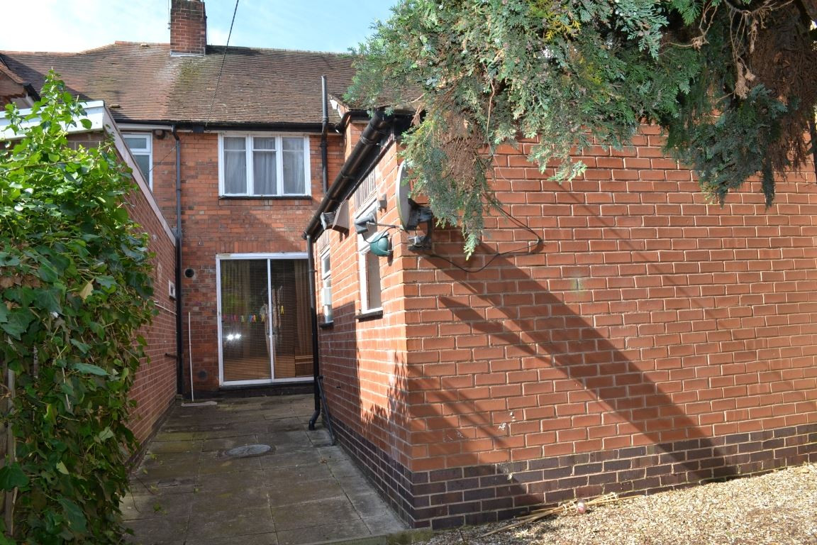 4 bed student house to rent on London Road, Leicester, LE2 1ND StuRents