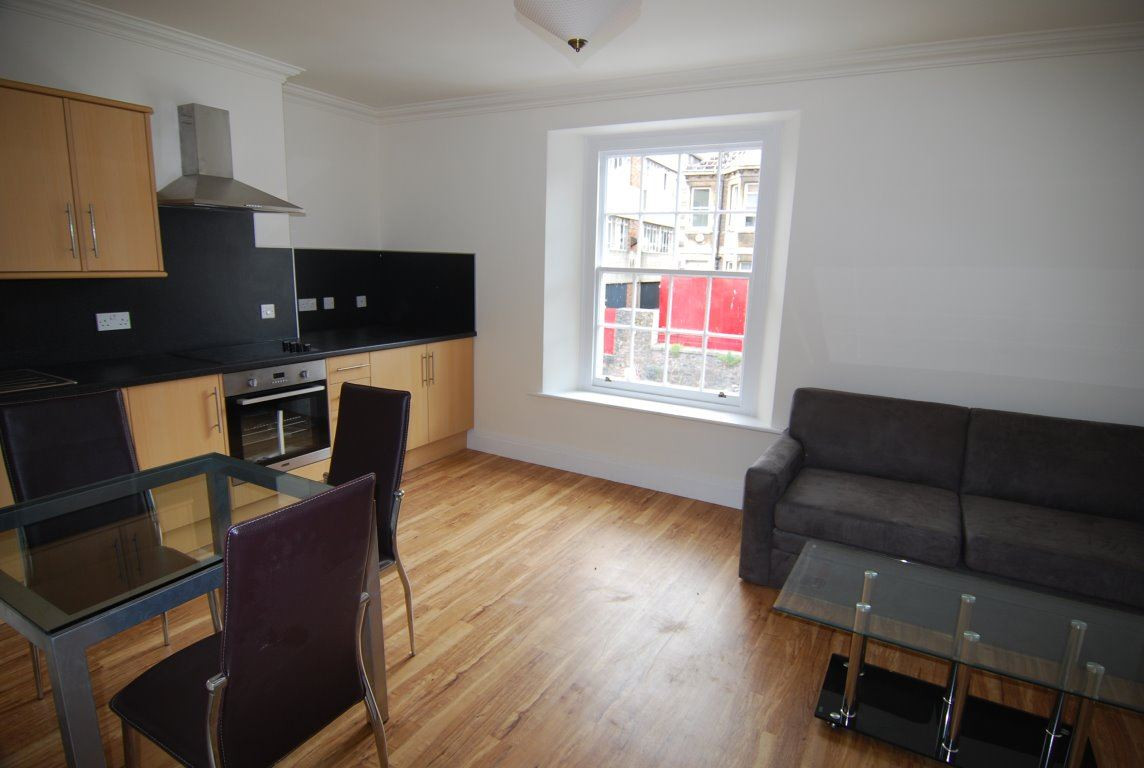 1 bed student house to rent on St Michaels Hill, Bristol, BS2 8BQ