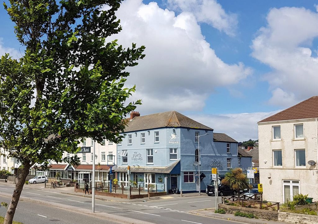 8 bed student house to rent on Oystermouth Road, Swansea, SA1 3UJ StuRents