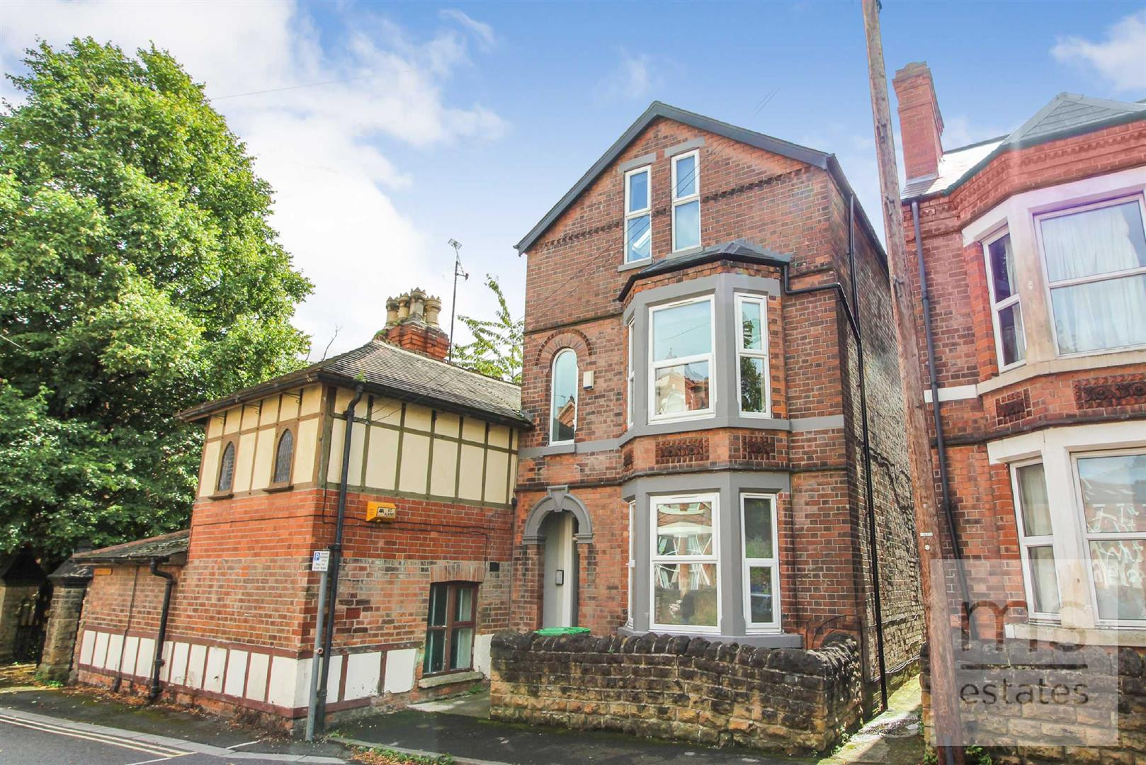 8 bed student house to rent on Sherwin Road, Lenton, Nottingham, NG7