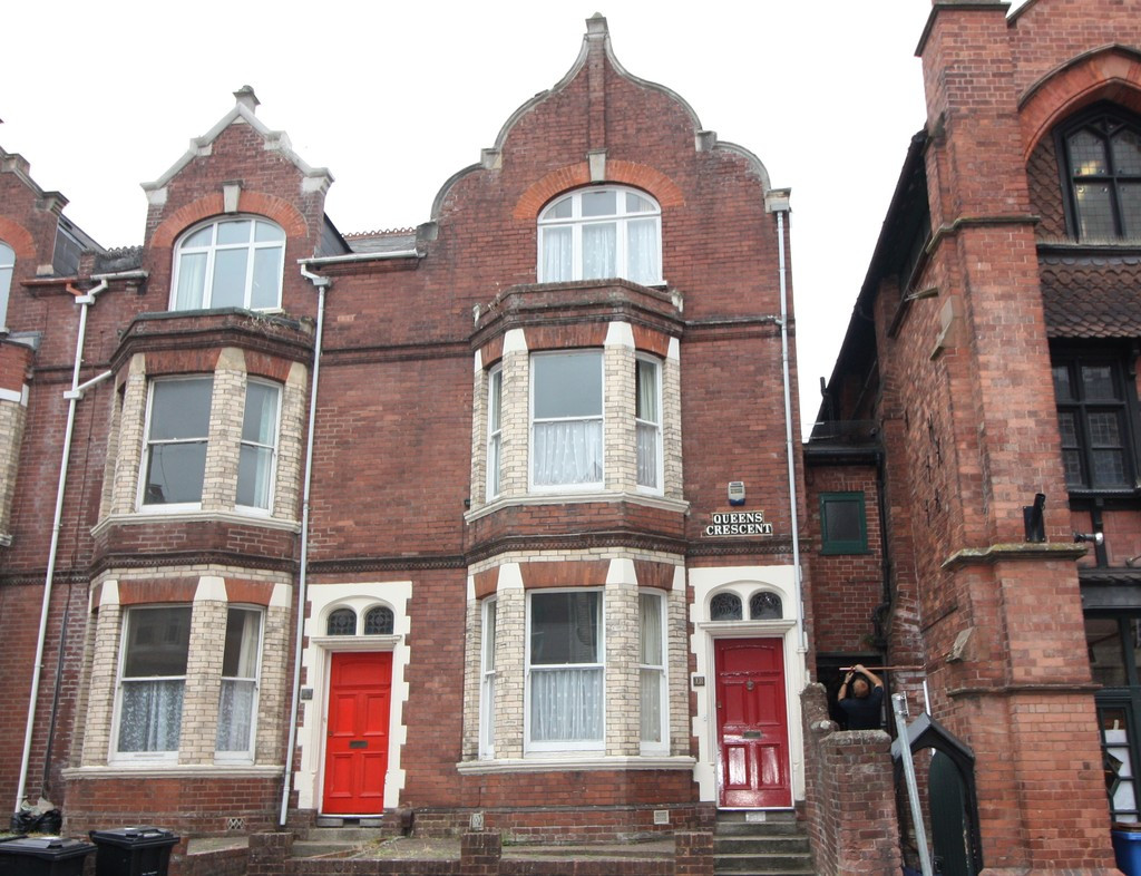 7 bed student house to rent on Queens Crescent, Exeter, EX4 6AY StuRents