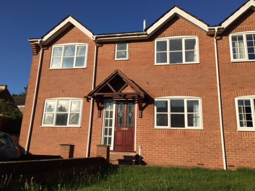 6 bed student house to rent on Highcross Road, Exeter, EX4 4NP StuRents