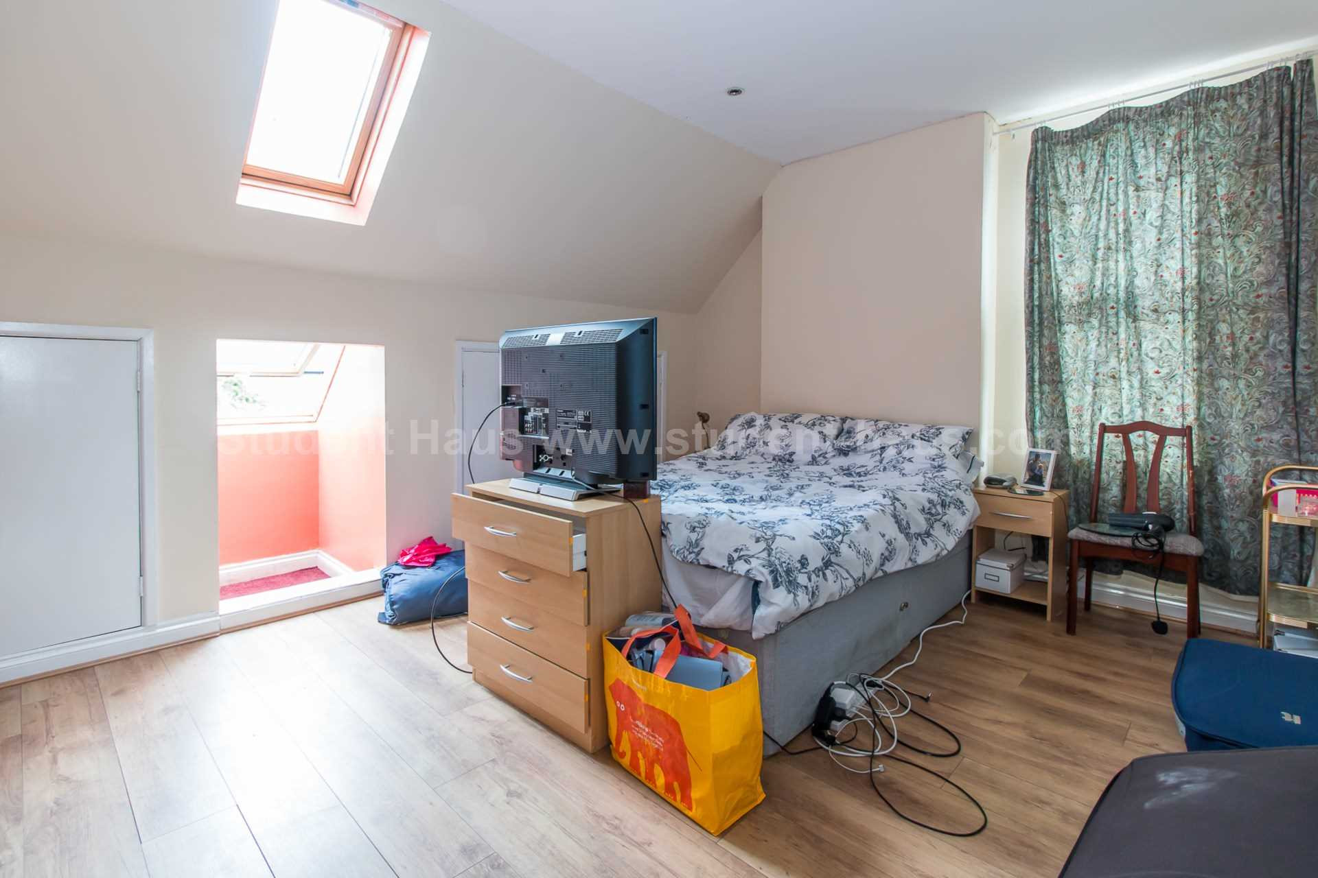 3 bed student house to rent on Lower Broughton Road, Salford, M7 2LH