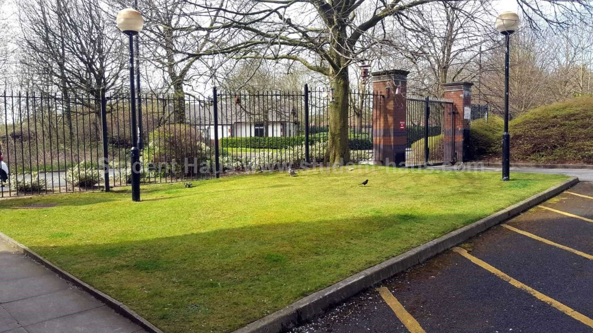 1 bed student house to rent on Kersal Way, Salford, M7 3FT StuRents