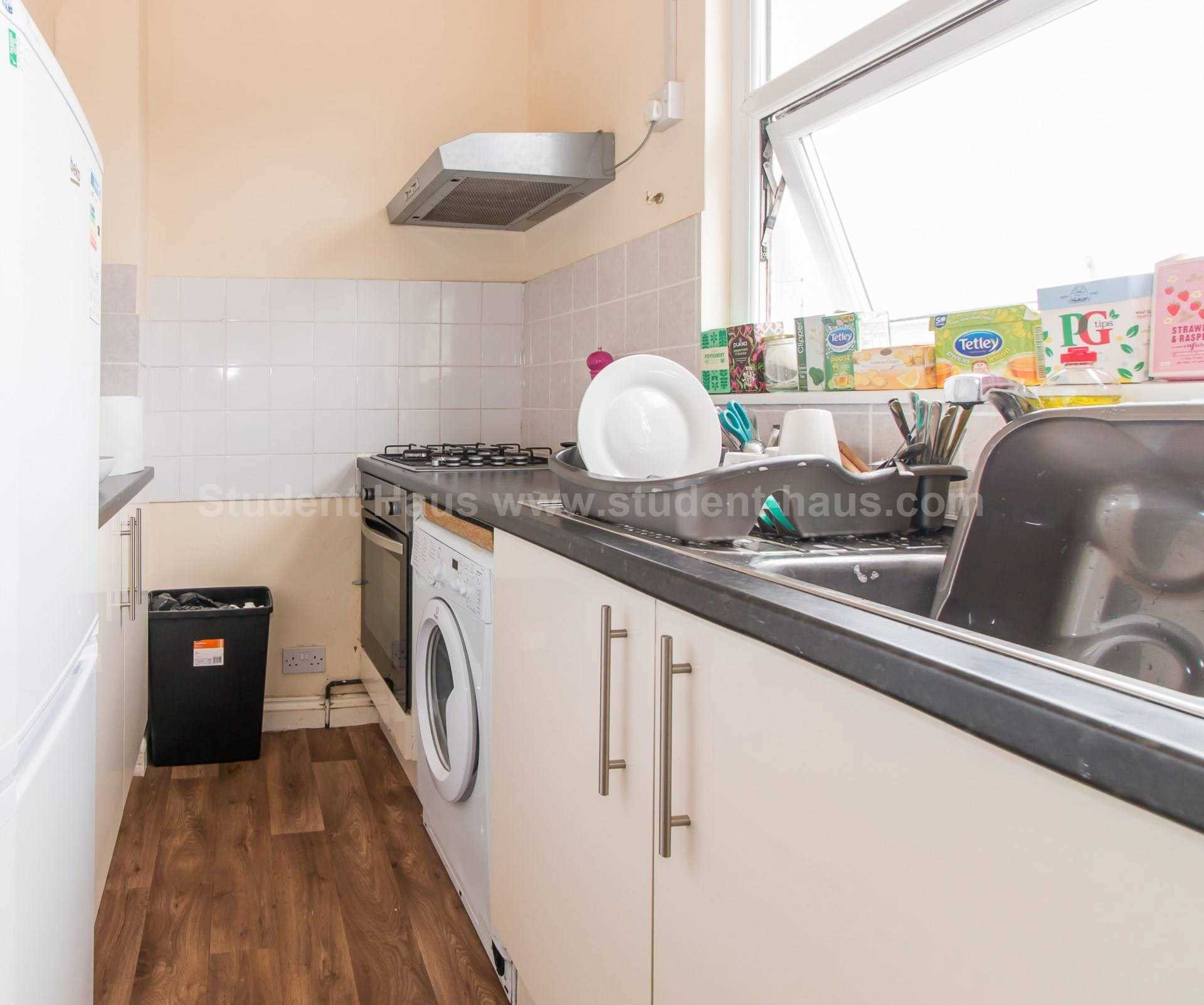 3 bed student house to rent on Lower Broughton Road, Salford, M7 2LH StuRents