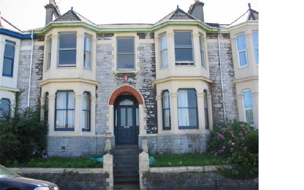 9 bed student house to rent on Gordon Terrace, Plymouth, PL4 6EP StuRents