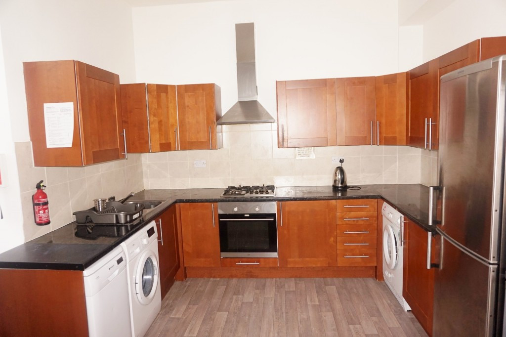 6 bed student house to rent on Greenbank Terrace, Plymouth, PL4 8QF