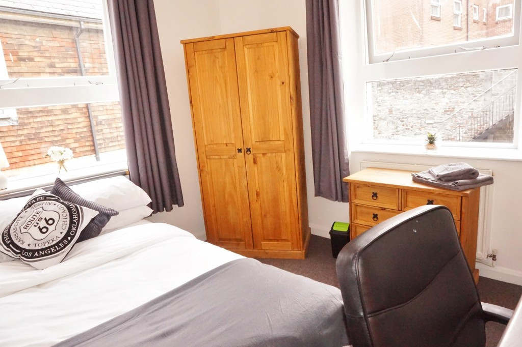 15 bed student house to rent on Gibbon Lane, Plymouth, PL4 8BR StuRents