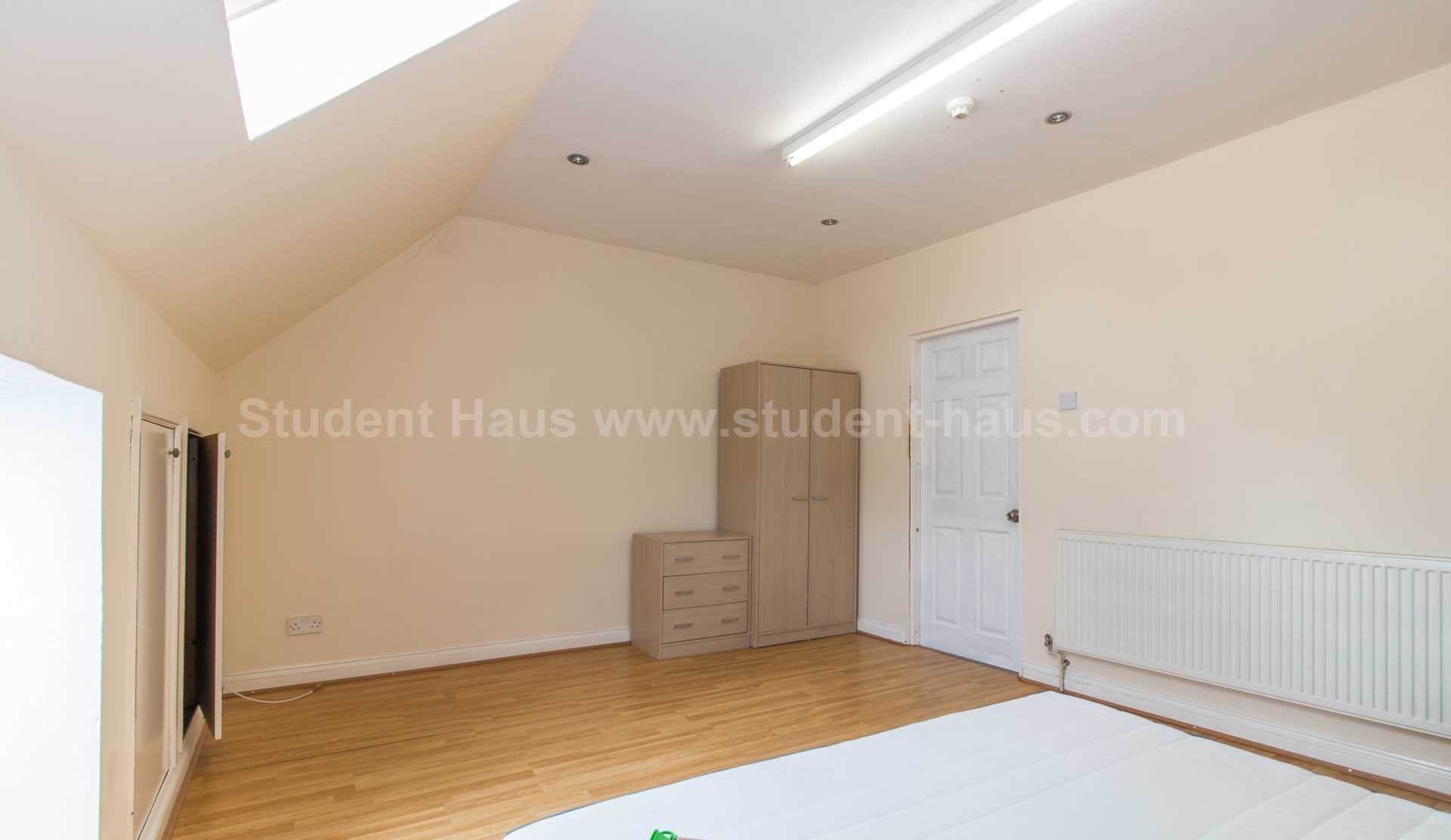 3 bed student house to rent on Lower Broughton Road, Salford, M7 2LH StuRents