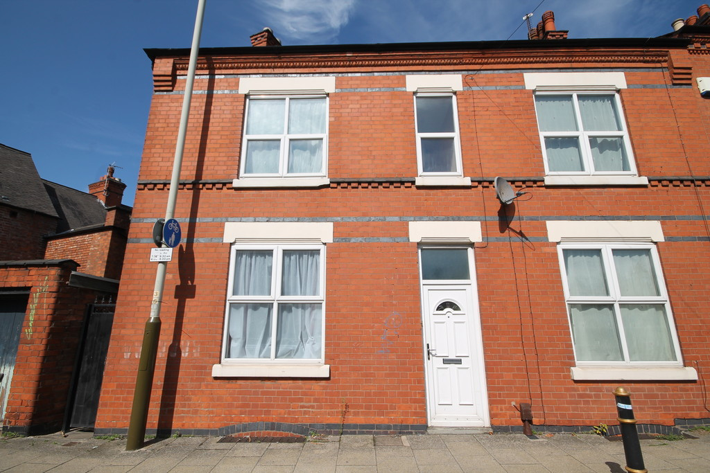 4 bed student house to rent on Upperton Road, Leicester, LE3 0BH StuRents