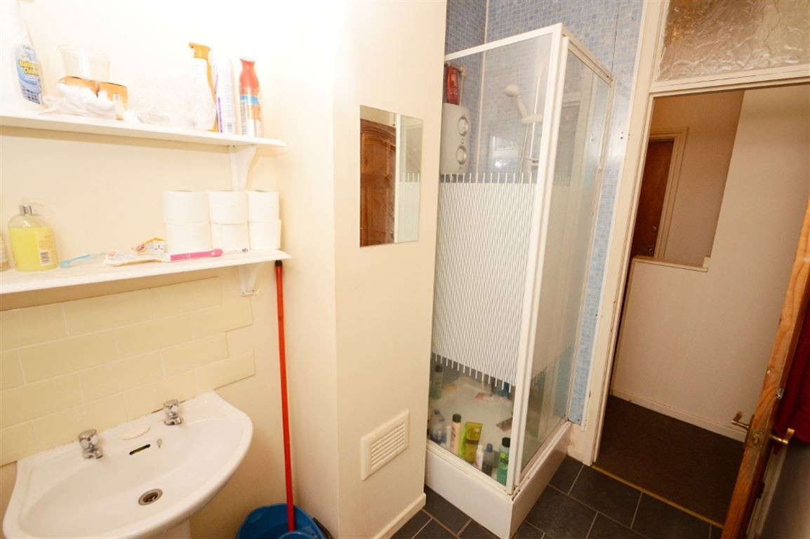 4 bed student house to rent on Kathleen Grove, Manchester, M14 5GY