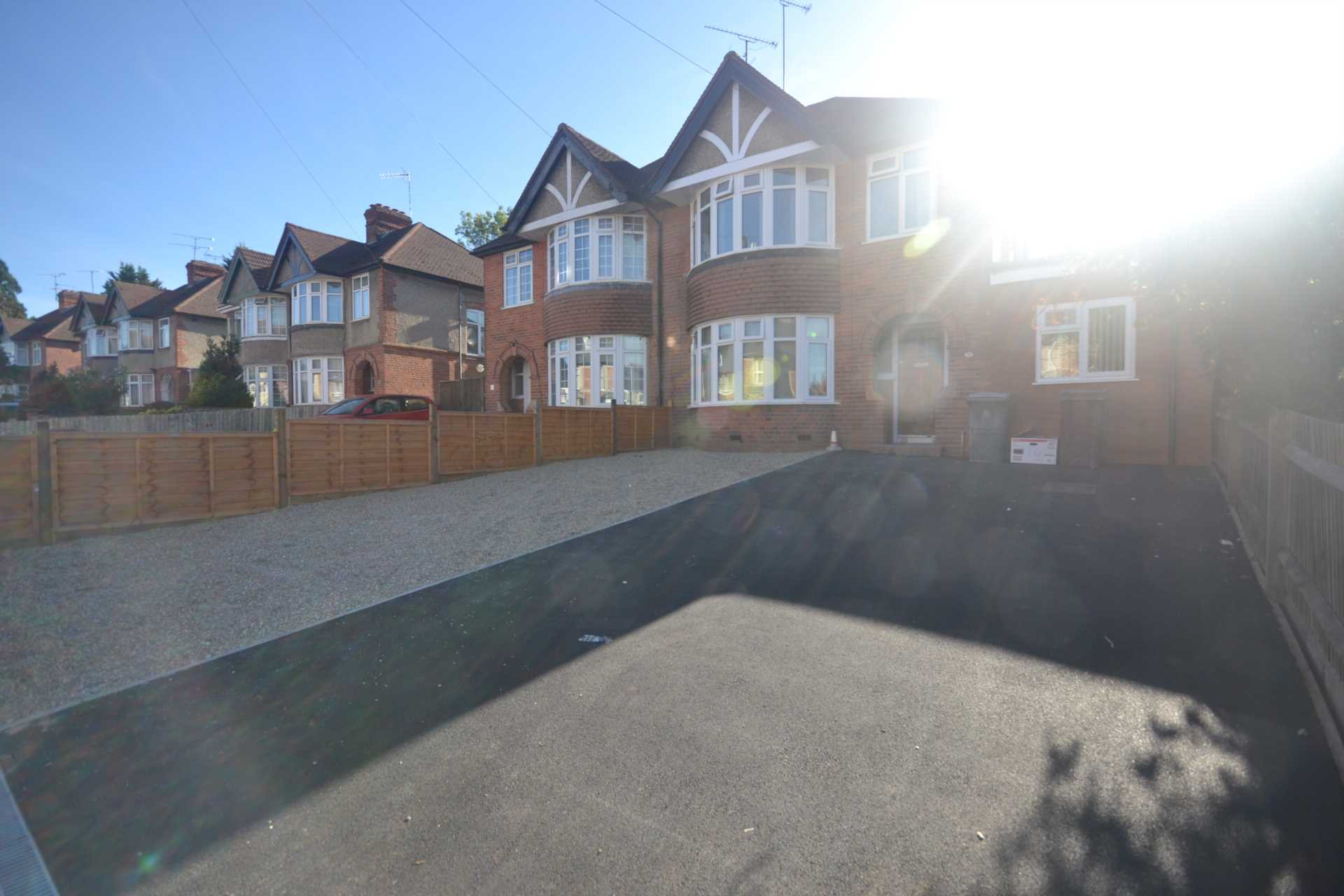6 bed student house to rent on St Peters Road, Reading, RG6 1PA StuRents
