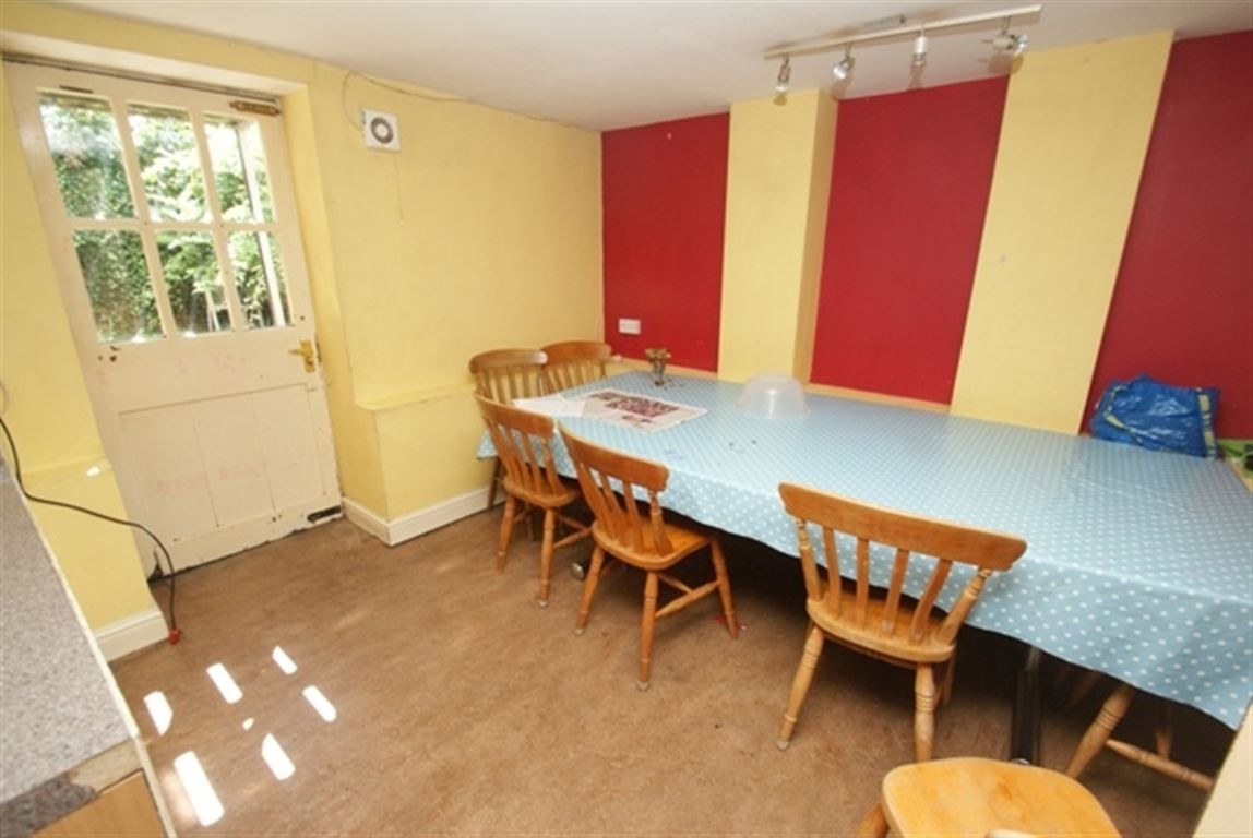 8 bed student house to rent on Cromwell Road, Bristol, BS6 5HD StuRents