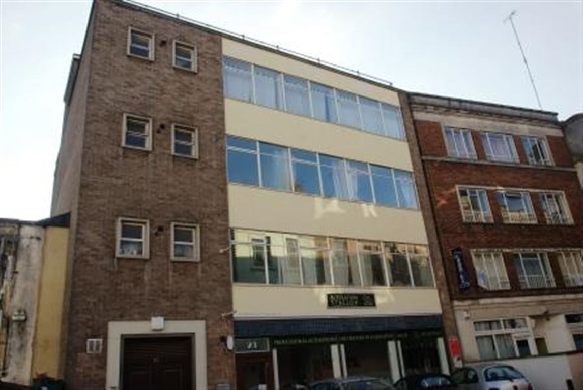 2 bed student house to rent on Flat, Bristol, BS1 1BU StuRents