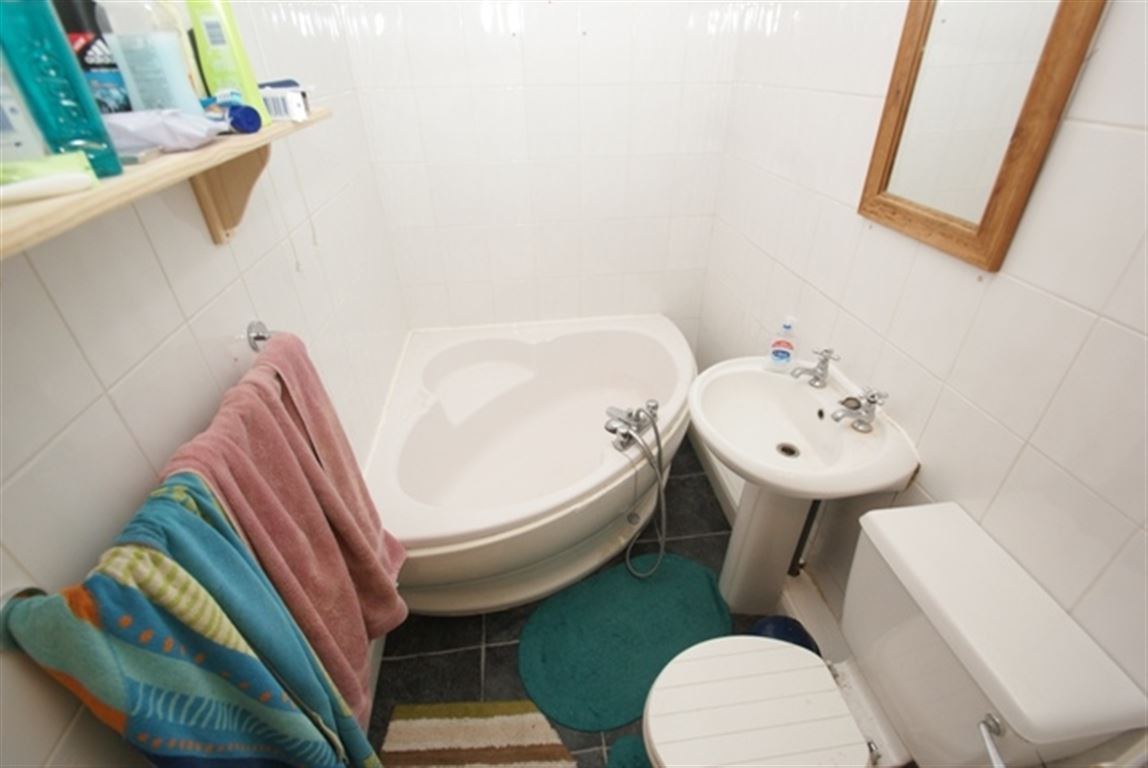 4 bed student house to rent on High Kingsdown, Bristol, BS2 8DF StuRents