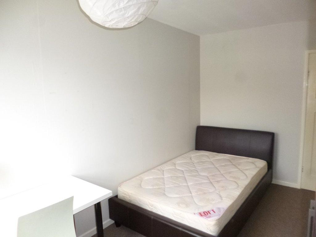 3 bed student house to rent on High Road, Nottingham, NG9 2JP StuRents