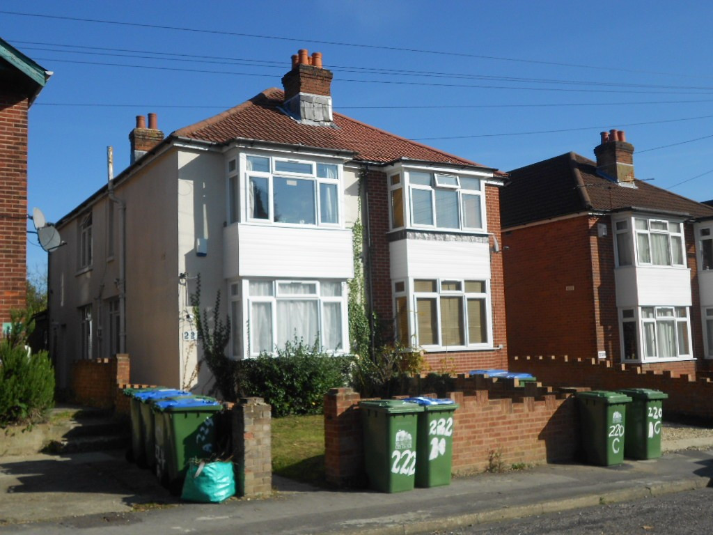 5 bed student house to rent on Broadlands Road, Southampton, SO17 3AR
