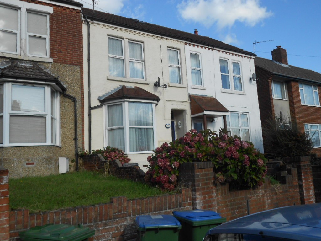 4 bed student house to rent on Broadlands Road, Southampton, SO17 3AR