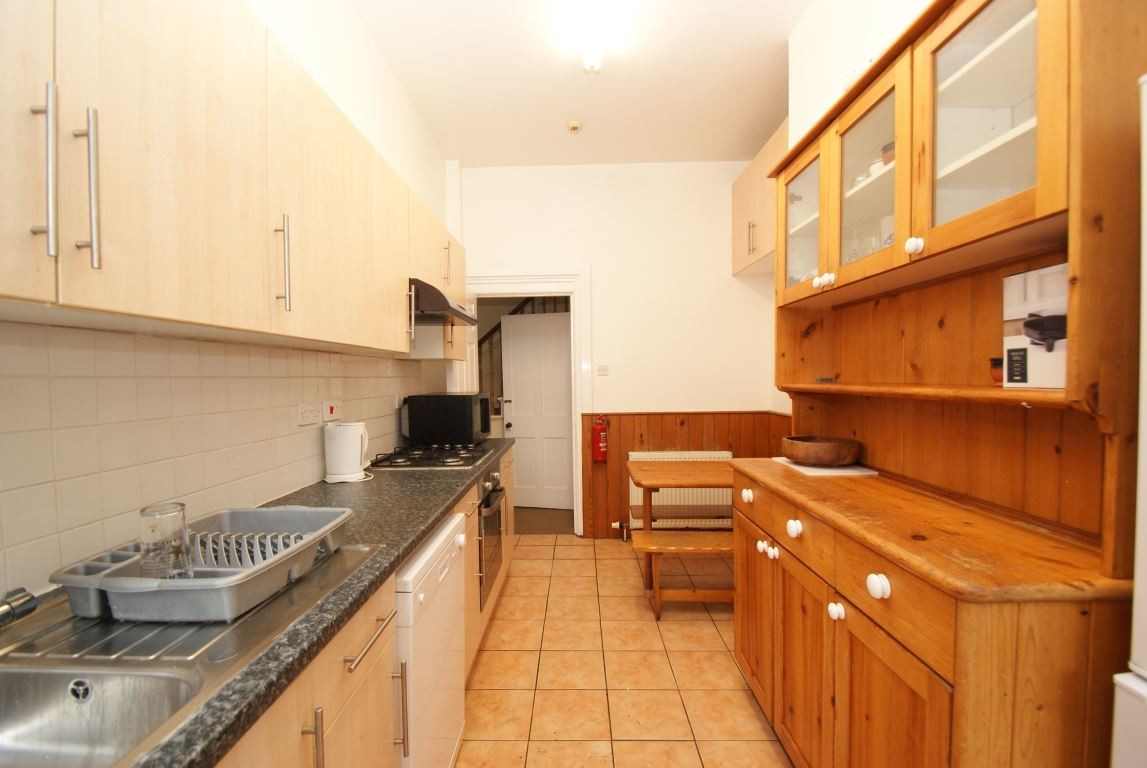 9 bed student house to rent on Collingwood Road, Bristol, BS6 6PB