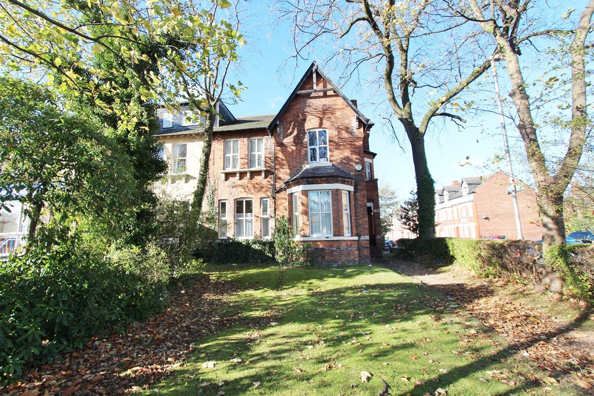 10 bed student house to rent on Wilmslow Road, Manchester, M14 6AB StuRents