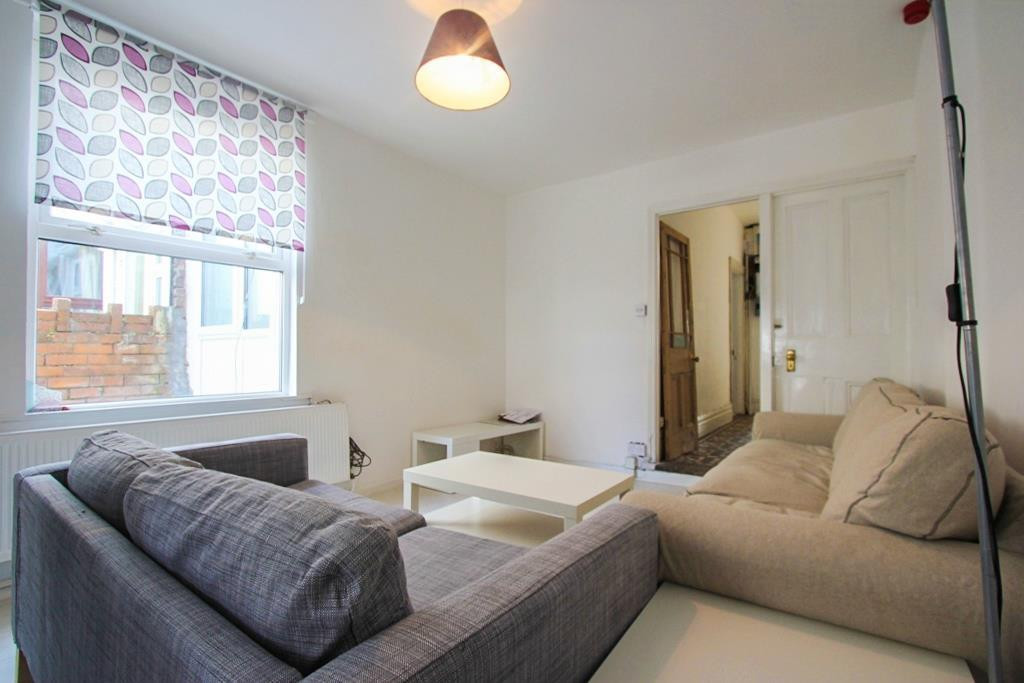 5 bed student house to rent on Lochaber Street, Cardiff, CF24 3LS