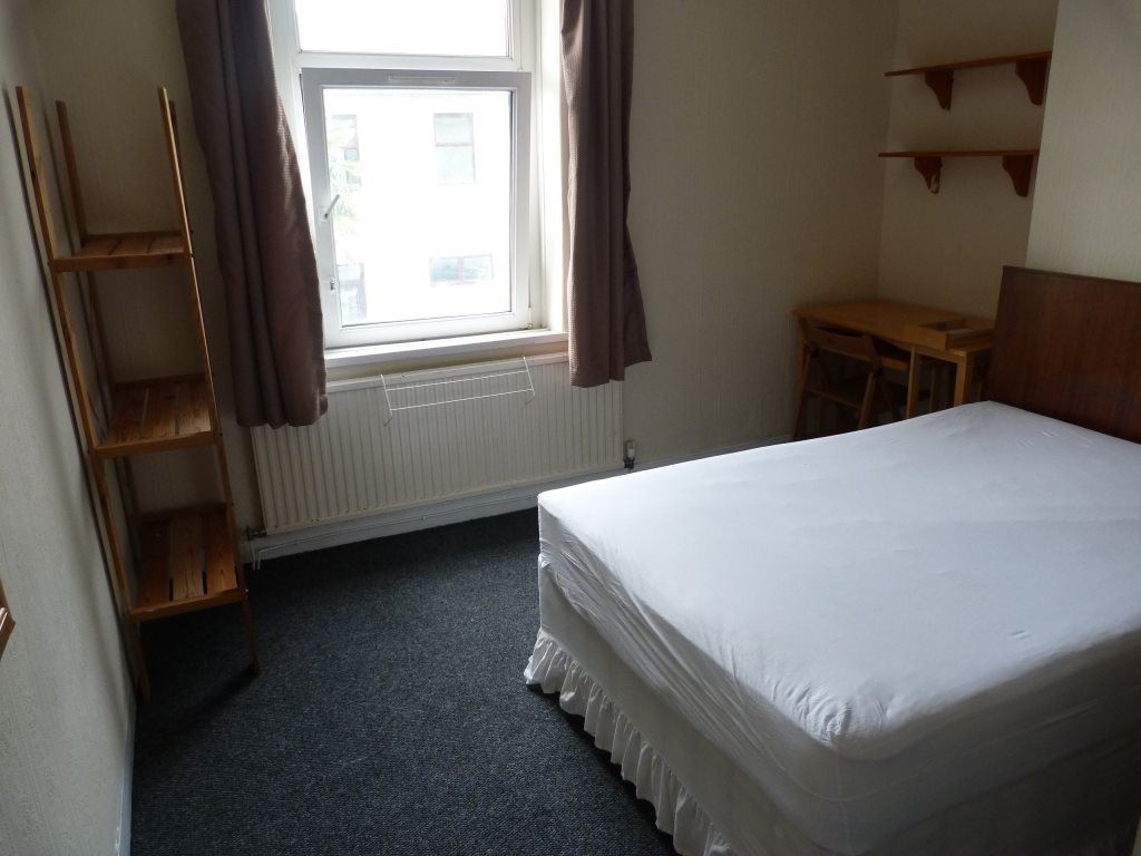 4 bed in Cardiff Elm Street StuRents