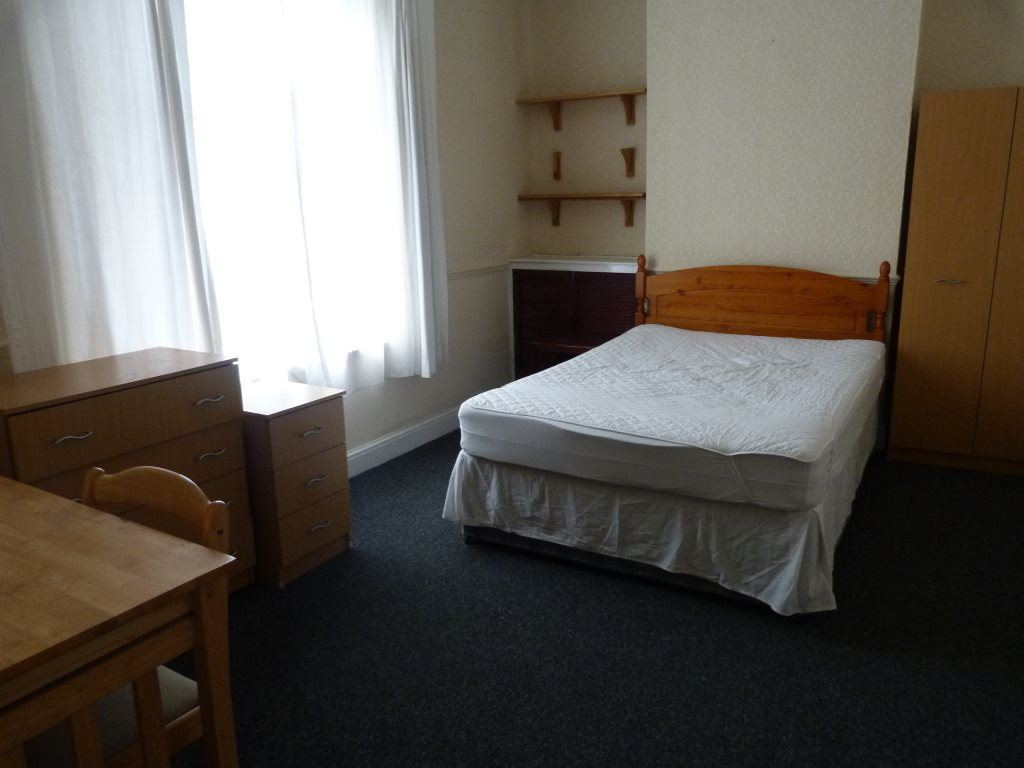 4 bed student house to rent on Elm Street, Cardiff, CF24 3QS StuRents