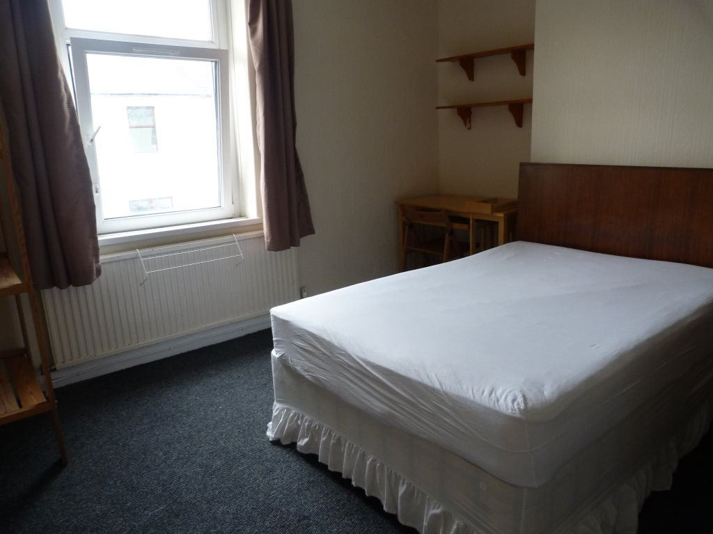 4 bed in Cardiff Elm Street StuRents