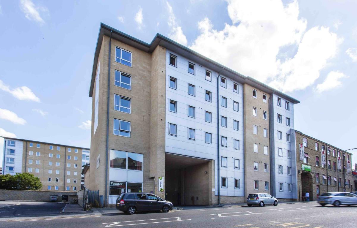 Deluxe EnSuite student 1 bed flat to rent on Great Horton Road