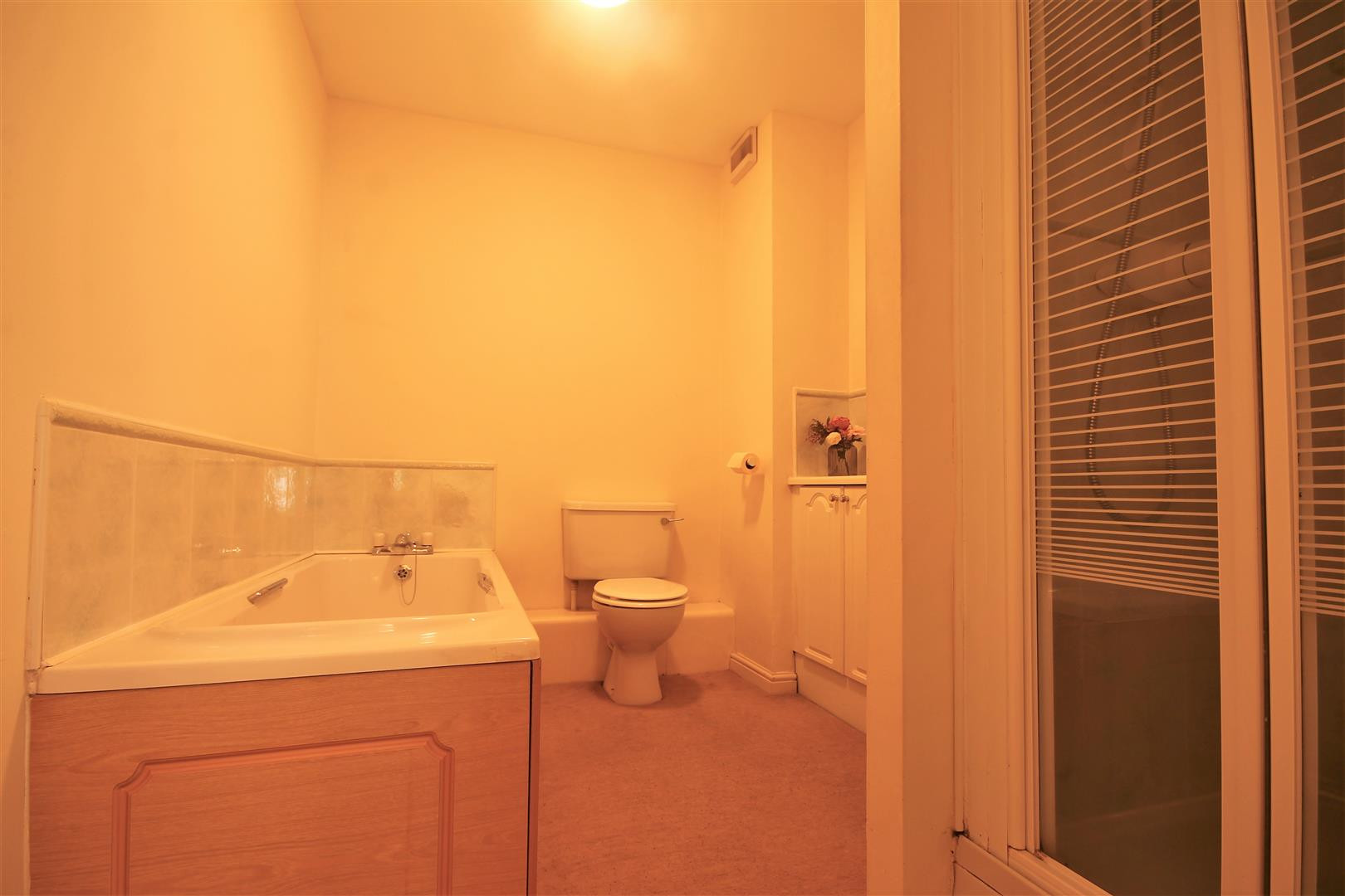 2 bed student house to rent on Sovereign Court, Newcastle, NE2 1JZ StuRents 2 bed student house to rent on Sovereign Court, Newcastle, NE2 1JZ StuRents