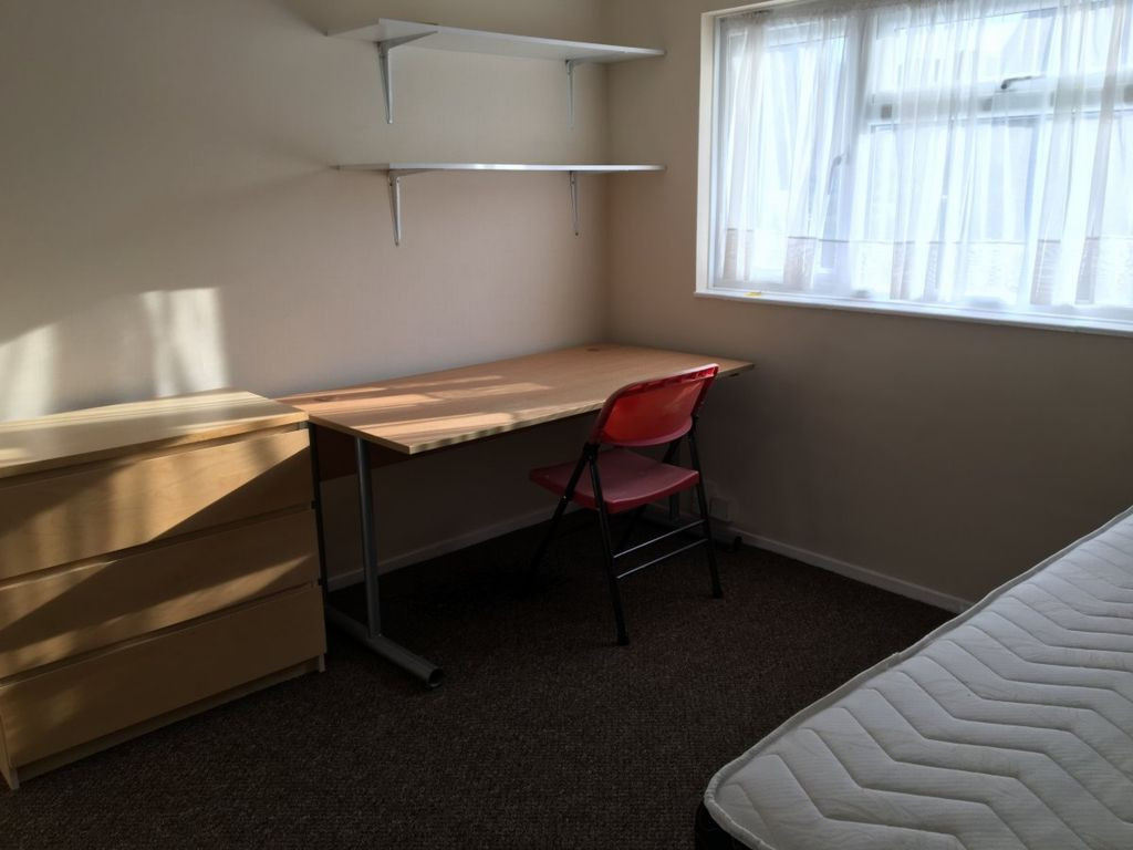 4 bed in Hatfield Pond Croft StuRents