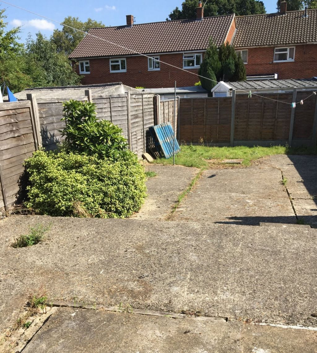 4 bed student house to rent on Pond Croft, Hatfield, AL10 0RY StuRents