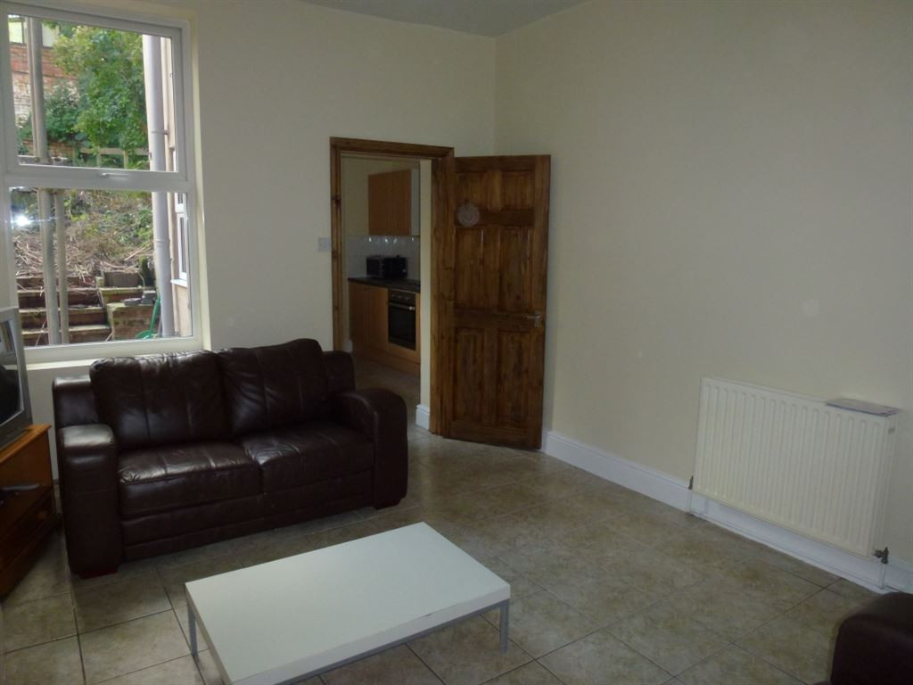 4 bed student house to rent on Macklin St, Derby, DE1 1LE StuRents