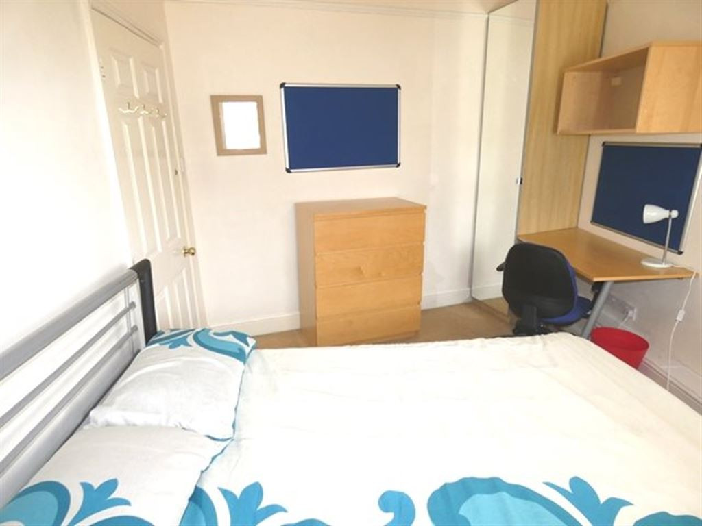 4 bed student house to rent on Fulford Road, York, YO10 4BD StuRents