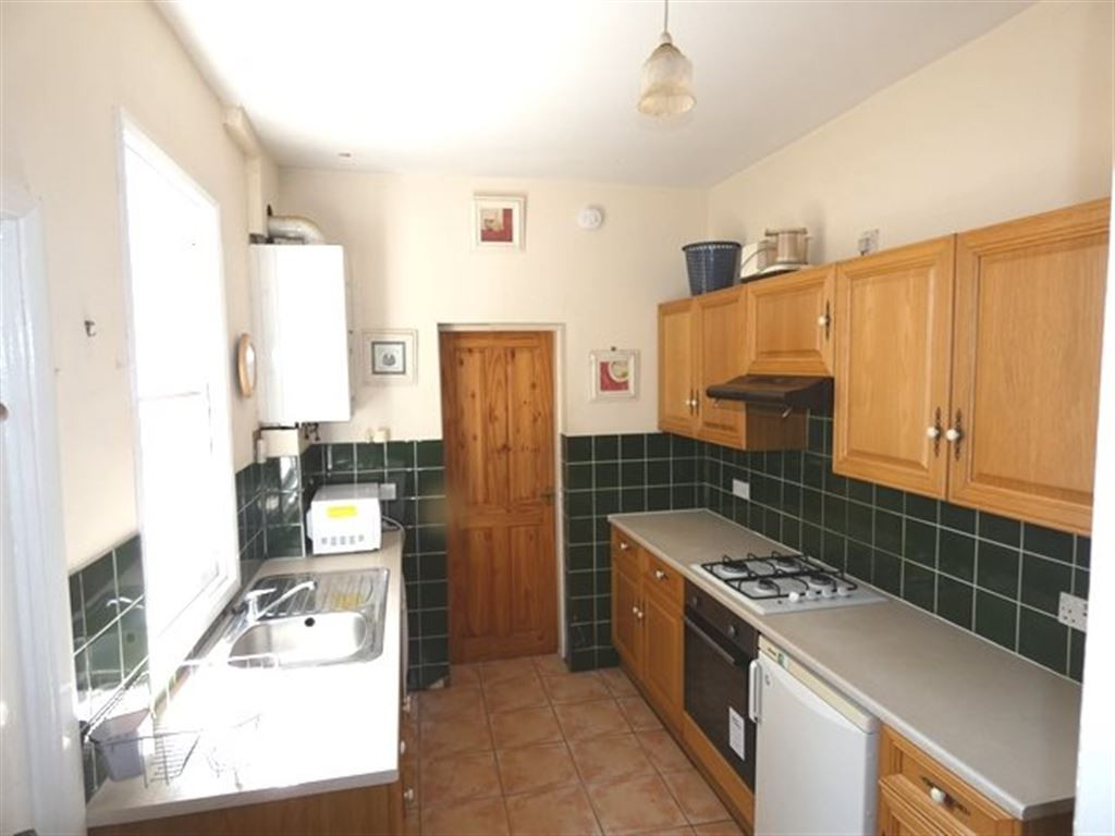 4 bed student house to rent on Alma Terrace, York, YO10 4DQ StuRents