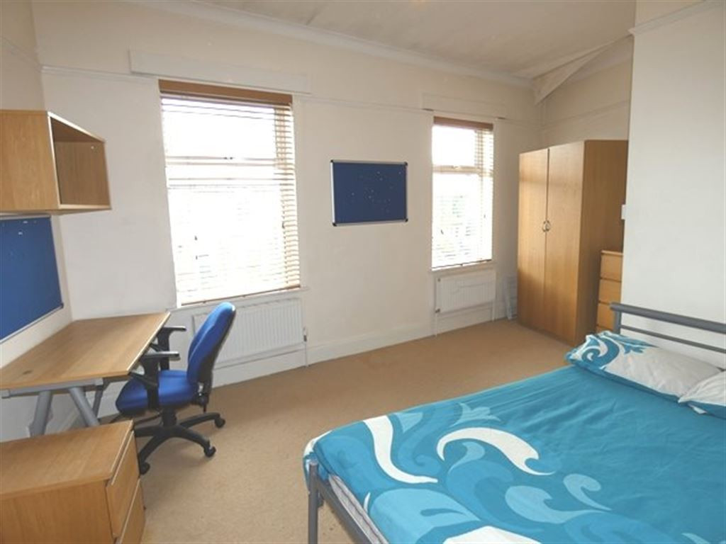 4 bed student house to rent on Fulford Road, York, YO10 4BD StuRents
