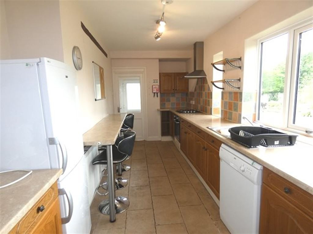 4 bed student house to rent on The Crescent, Heslington, YO10 5EF