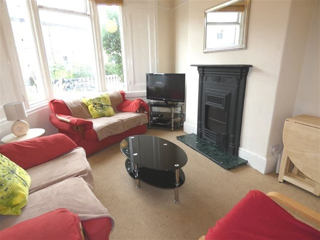 4 bed student house to rent on Fulford Road, York, YO10 4BD StuRents