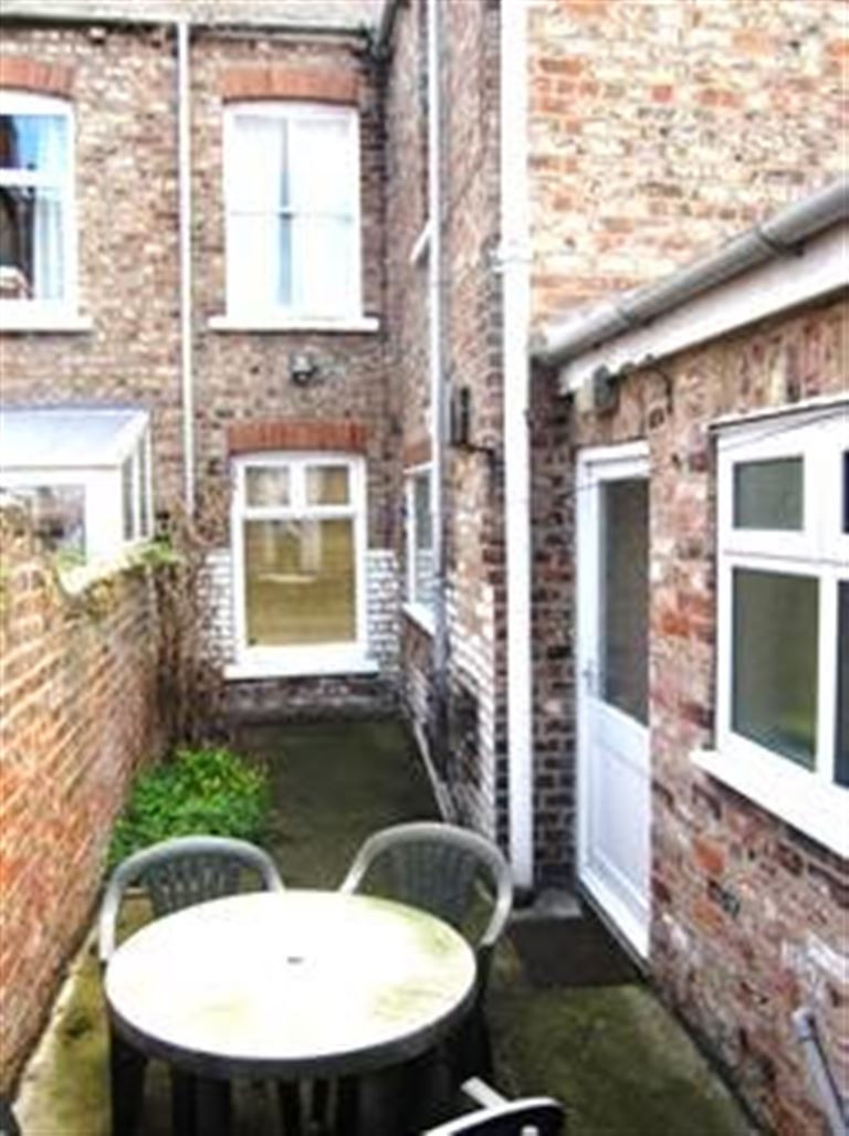 4 bed student house to rent on Huntington Road, York, YO31 8RR StuRents