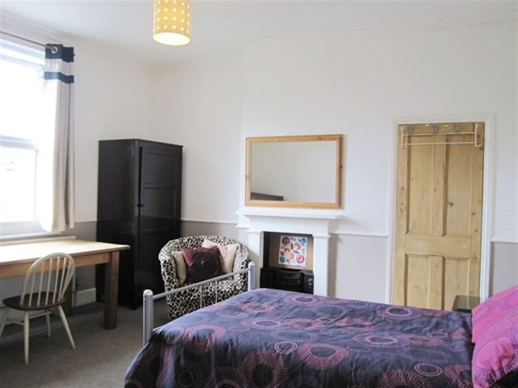 4 bed student house to rent on Heslington Road, York, YO10 5AX StuRents