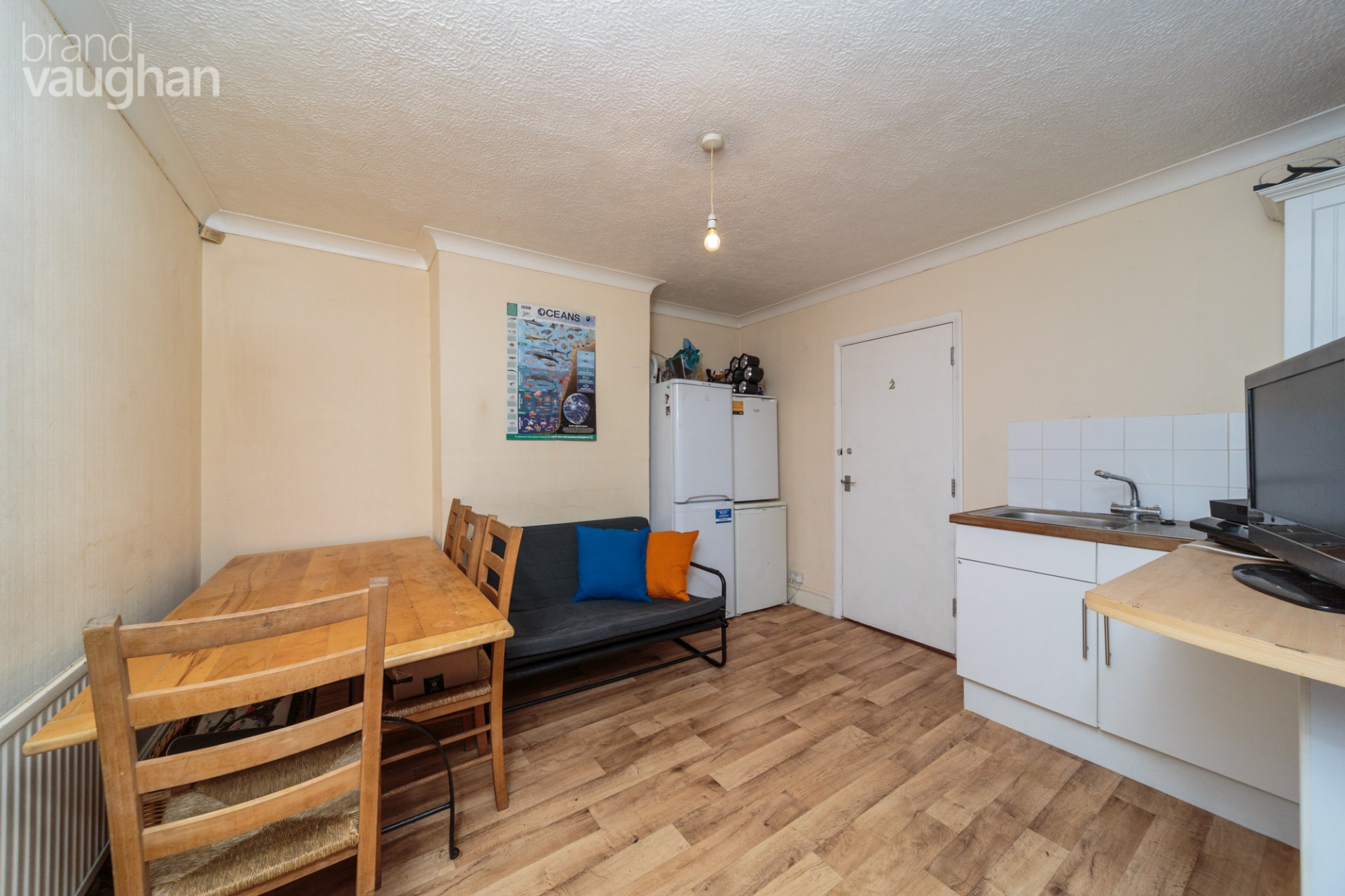 7 bed student house to rent on Coldean Lane, Brighton, BN1 9GD StuRents