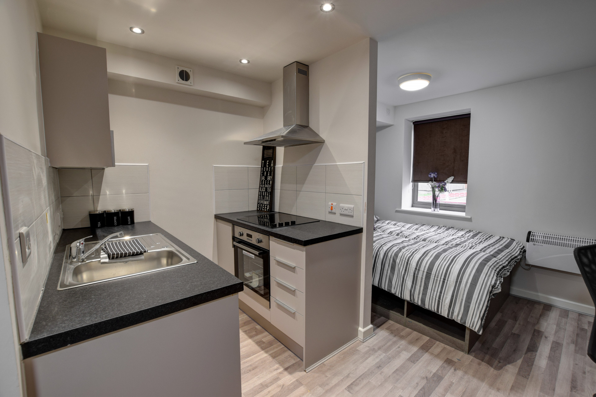 Studio Premium student flat to rent on Holborn Approach, Leeds, LS6 2FD