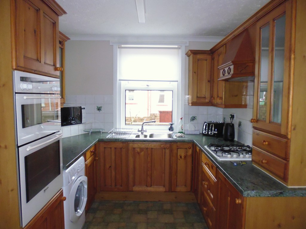 3 bed student house to rent on East Wonford Hill, Exeter, EX1 3BZ