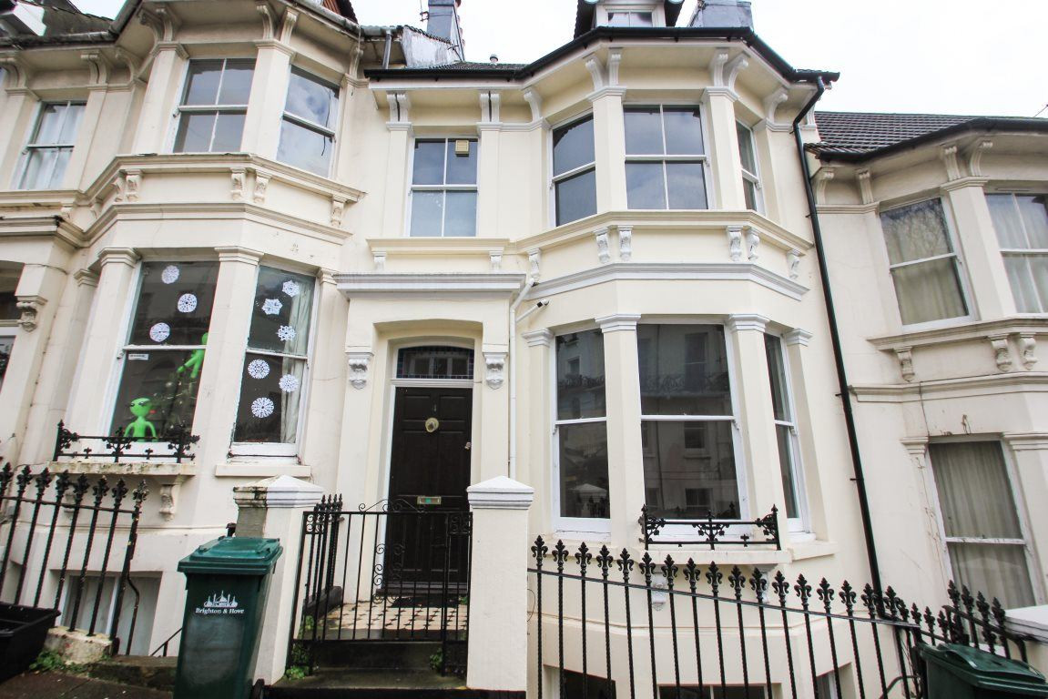 6 bed student house to rent on Roundhill Crescent, Brighton, BN2 3FR
