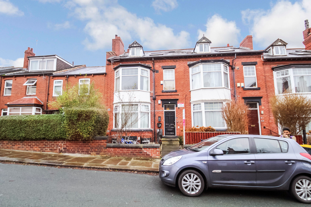 8 bed student house to rent on Headingley Avenue, Leeds, LS6 3EP StuRents