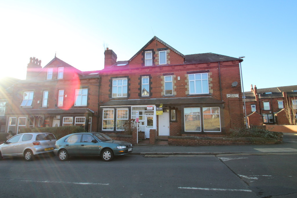 2 bed student house to rent on Headingley Mount, Leeds,