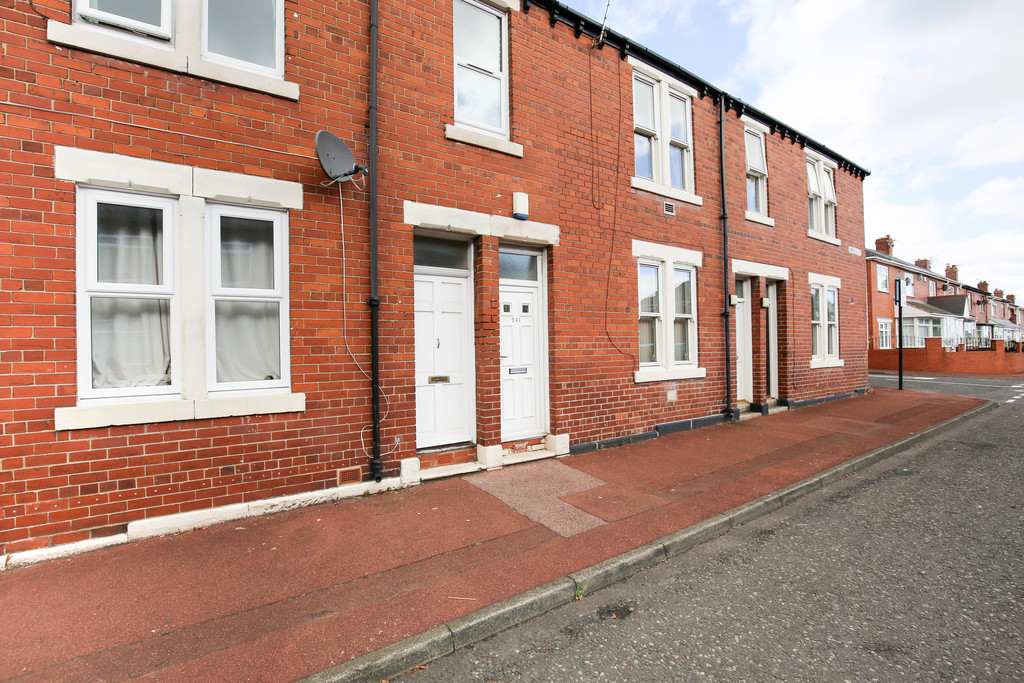 3 bed student house to rent on Commercial Road, Newcastle, NE6 2ED